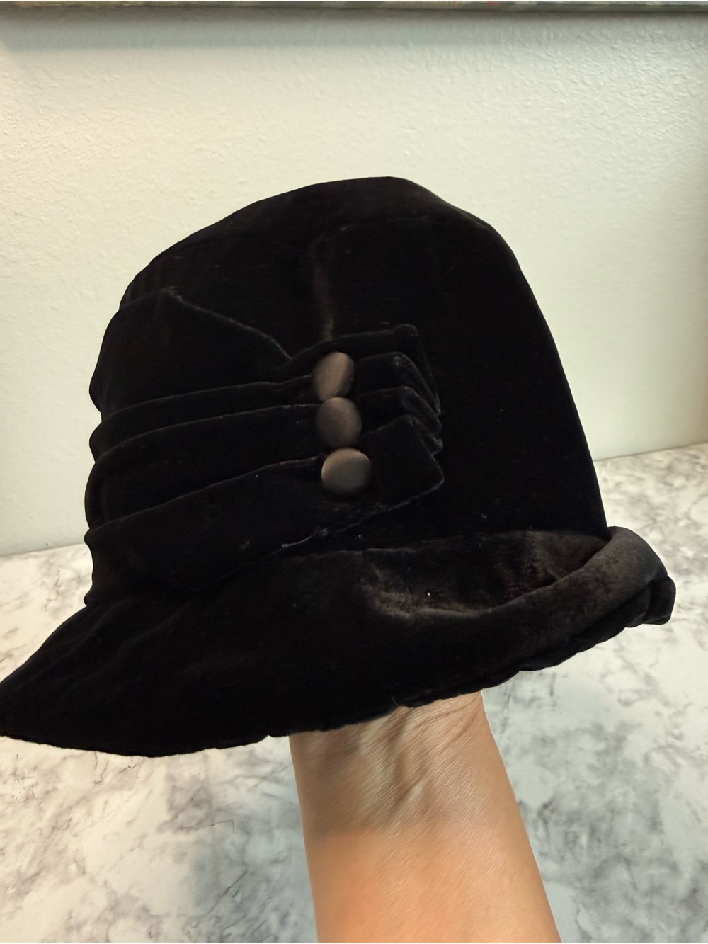 VTG 80s 90s Liz Claiborne Black Velvet Cloche/ Bucket Hat with Button Accent OS